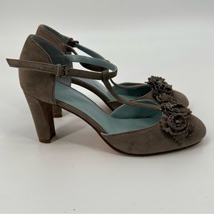 Boden Women's Gray Suede Round Toe T-Strap Heel Floral Detail Size 38 (US-7)